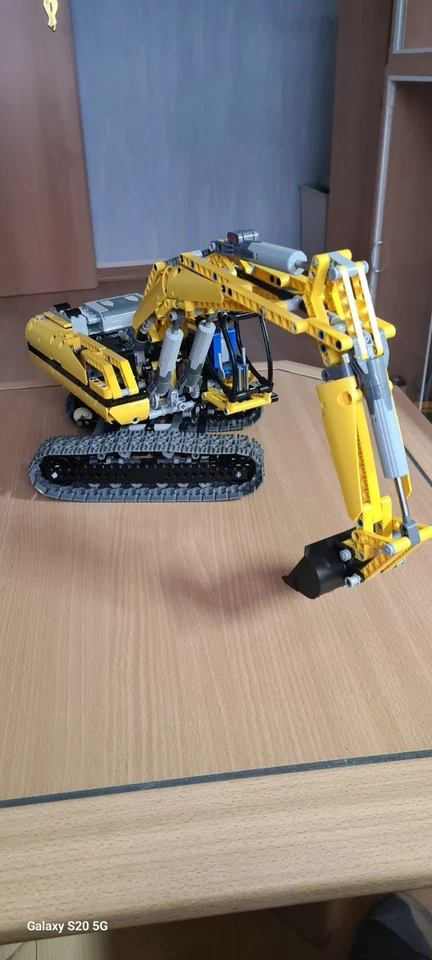LEGO Motorized Excavator Technic (8043) - Bild 3 von 4