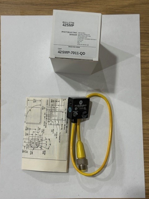ALLEN BRADLEY 42SMP-7011-QD PHOTOSWITCH PHOTO SENSOR *NEW SURPLUS*