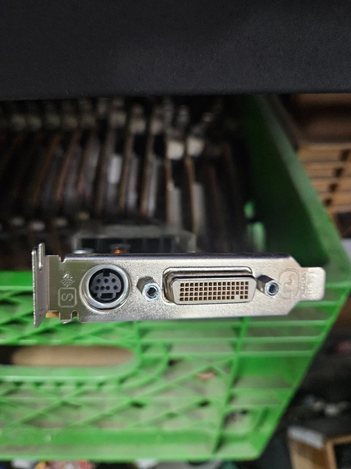 Lote de 20 tarjetas de video de bajo perfil Dell ATI Radeon HD 3450 PCIe DMS-59 0Y103D Foto 2 de 3