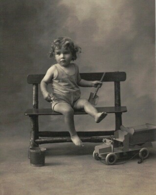 SA1643 PRIVATE PHOTO PC 1910-20 BOY VINTAGE TOYS