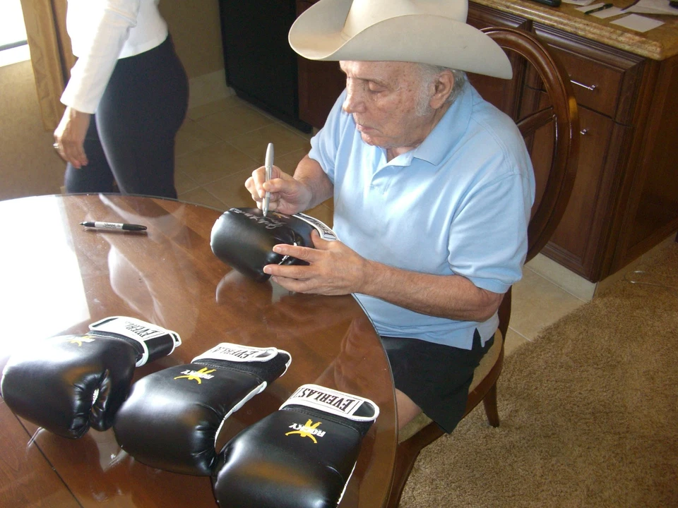 Jake LaMotta Signed ROCKY Balboa Boxing Glove PSA/DNA COA R Auto'd Raging Bull - Image 2 of 4