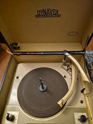 Dynavox Stereo Hi-Fi (turn table spins but sound not working right)
