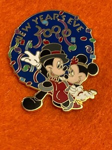 3439    WDW - Mickey and Minnie - New Year's Eve 2000