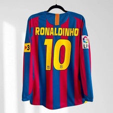 FC Barcelona 2005/2006 Home Long Sleeve Retro Soccer Jersey - Ronaldinho #10