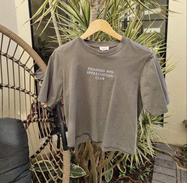 Lily Loves Avocado Baby Cropped Tee Size 6 / XS Khaki Graphic Avocados Cotton