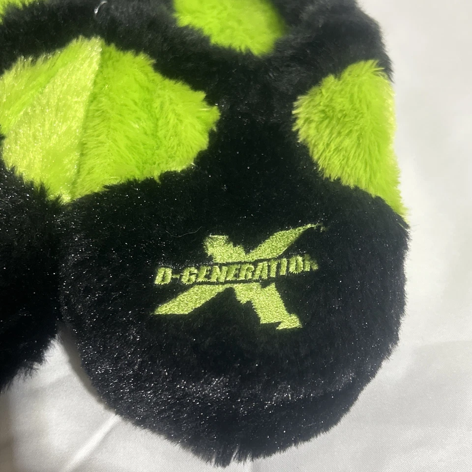 复古 WWE D-Generation X FOREVER COLLECTIBLES 黑色/黄色 FUZZY 滑鞋 儿童 L — 第 4/4 张图片