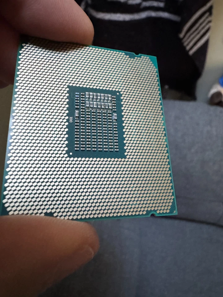 Procesador CPU Intel Core i7-7800X SR3L4 3,50 GHz 6 núcleos 8,25 MB LGA2066 140 W Foto 2 de 2