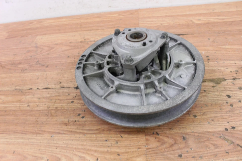 1998 YAMAHA MOUNTAIN MAX 700 Secondary Driven Clutch - Image 2 of 4