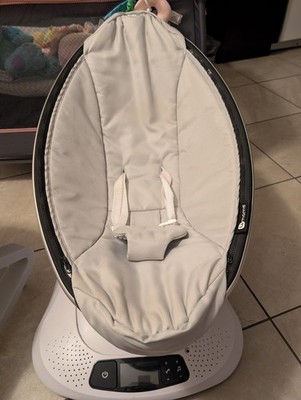4moms Gray Baby Bouncer with Vibration and Audio Input for Infants