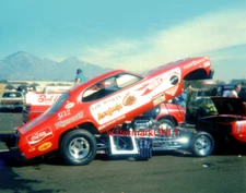 Tom "Mongoose" McEwen 70 "Hot Wheels" Plymouth Duster NITRO Funny Car PHOTO! #11