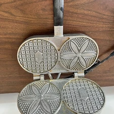 C. Palmer Mfg. Waffle Iron Maker Vintage Electric Round Plates USA Made Works