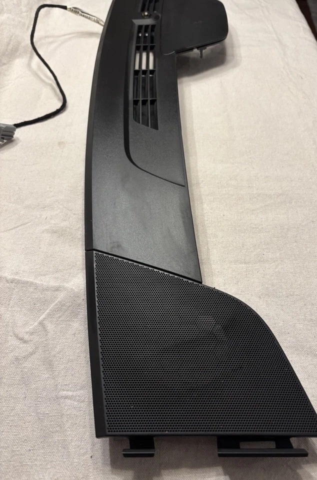 2008-2015 Cadillac CTS painel painel ventilação para-brisa acabamento descongelador 25934790 - Imagem 2 de 4