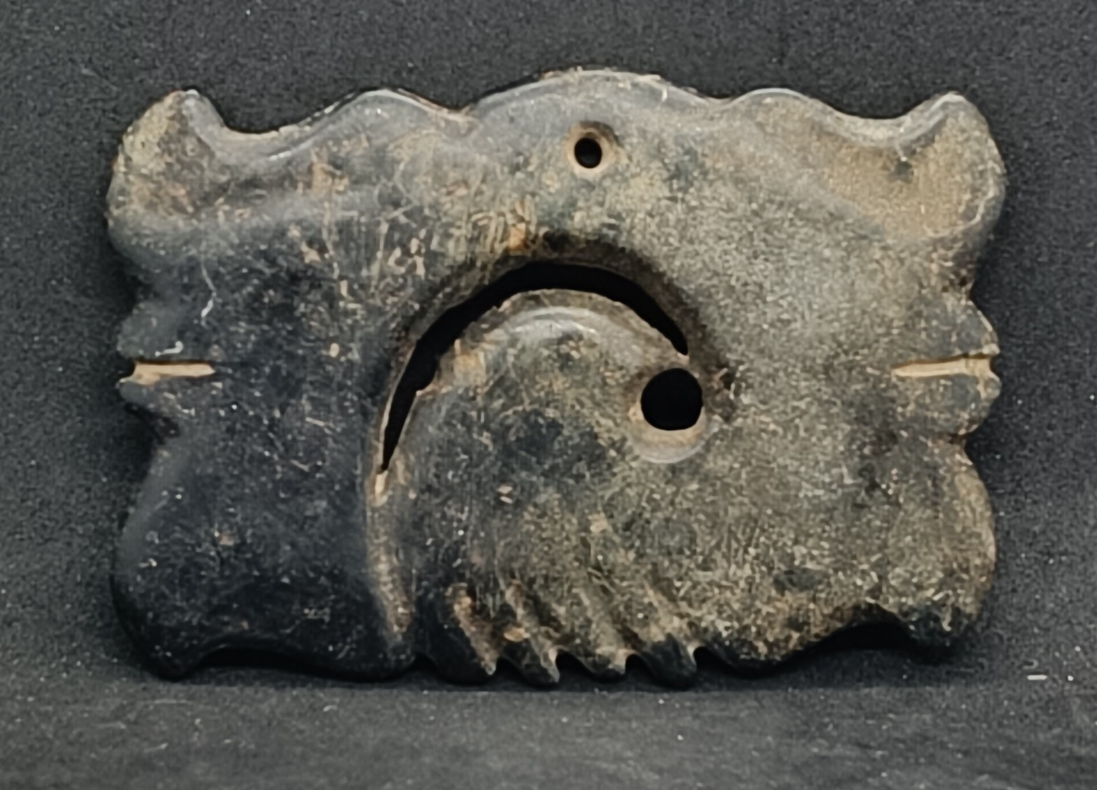 Ancient Gou Yun Pei Sculpture of Old Jade Magnetic Meteorite Hongshan Culture