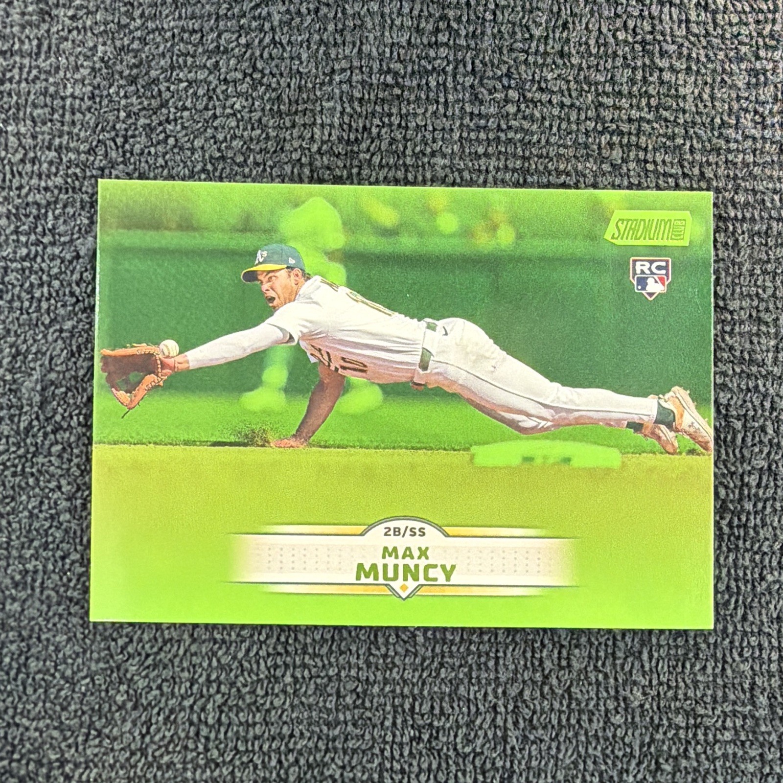 2025 Topps Stadium Club - Max Muncy #28 Lime Green Foil (RC)