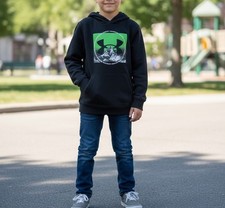 Under Armour Boys Hoodie   Size 7   Black with Green Logo   Pullover Sweatshirt