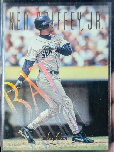 Ken Griffey Jr #5 1995 Leaf Limited Bat Patrol card