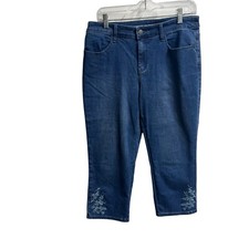 Chicos Womens Perfect Stretch Girlfriend Slim Leg Capri Jeans Size 6 Embroidered