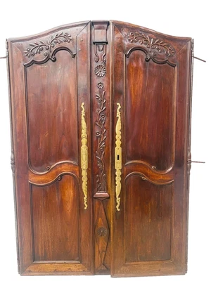 Ancienne paire de portes d'armoire en chene massif XVIII siècle - Photo 1/4