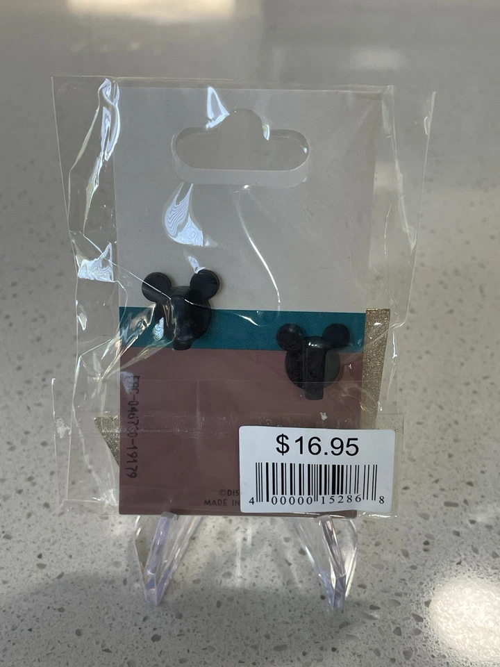 Broche nome personagem Woody Toy Story Disney Employee Center LE 250 HTF🔥 - Imagem 2 de 4