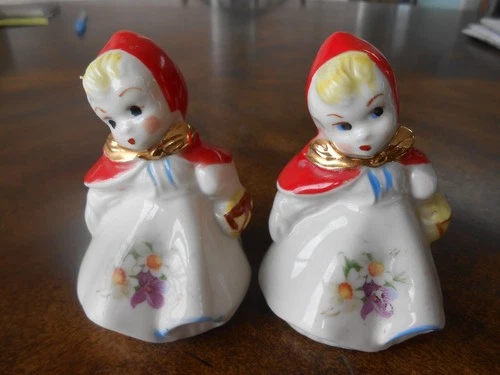 HULL Pottery Little Red Riding Hood Salt & Pepper Vintage Ceramic 135889 3.25"