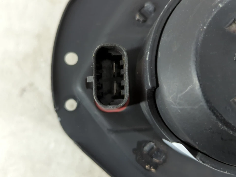 1997-1999 Chevrolet Suburban 1500 Heater Ac Blower Motor LNDAA - Image 3 of 4