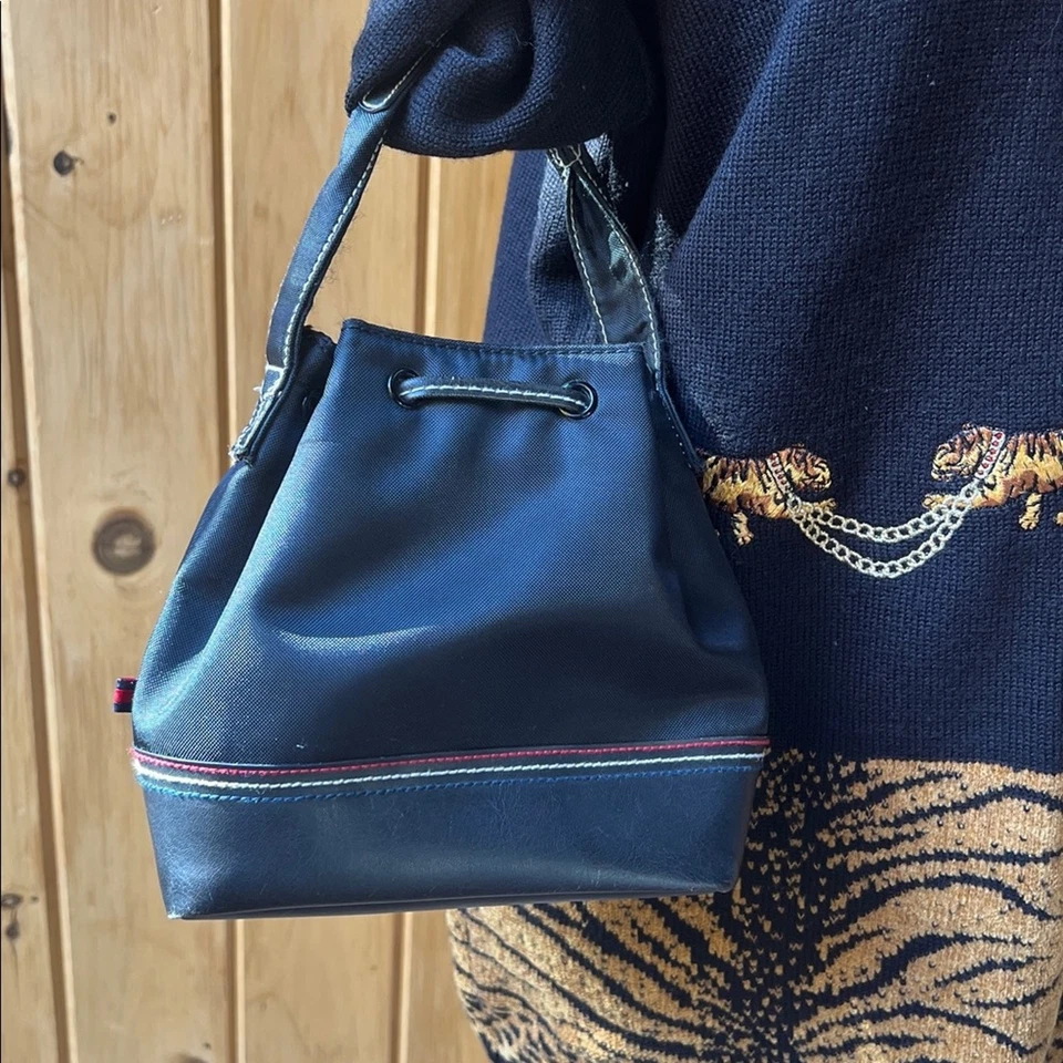 Monedero Tommy Hilfiger vintage urbano cordón mini ropa de calle años 90 y2k grunge Foto 2 de 4