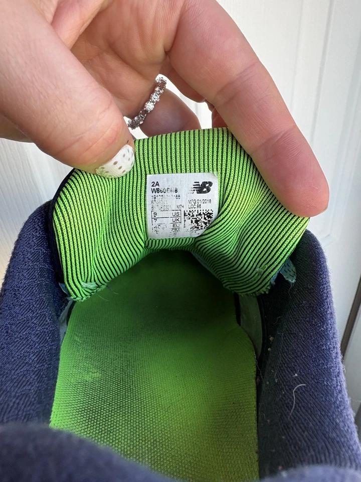 Zapatos para correr New Balance 880v7 para mujer, talla 9, azul claro Foto 2 de 4