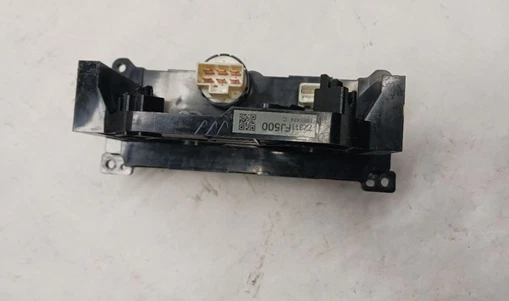 Controles manuales de calefacción de temperatura de aire acondicionado Subaru Impreza 2015-2016 Foto 2 de 2