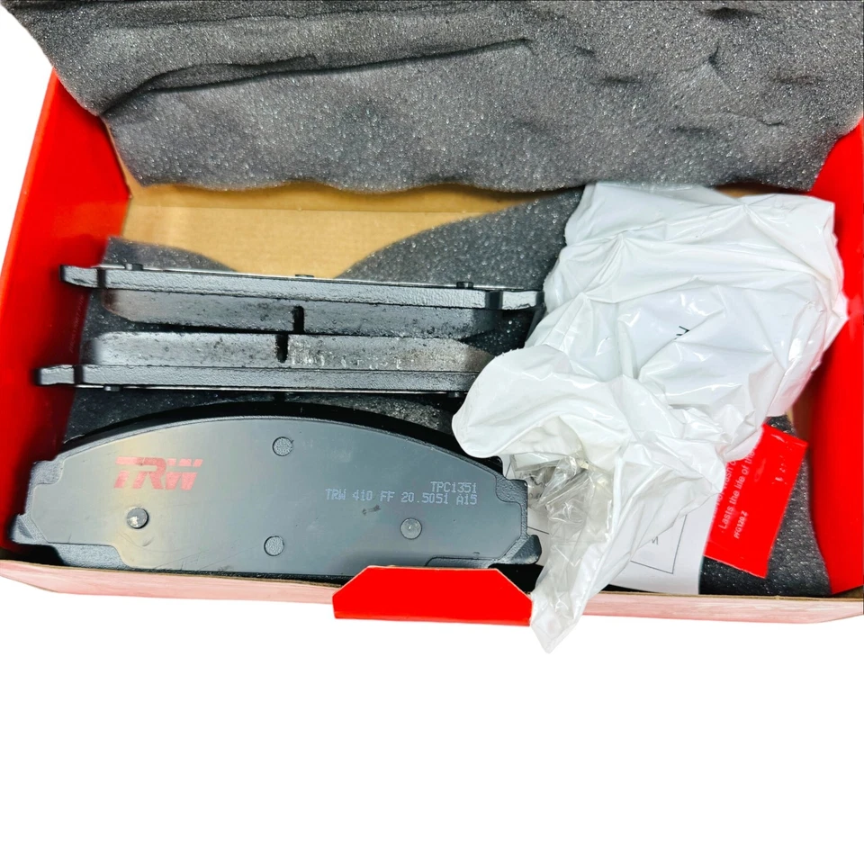 Комплект керамических передних дисковых тормозных колодок TRW TPC1351 подходит для Pontiac G8, Chevrolet Caprice - Изображение 3 из 4
