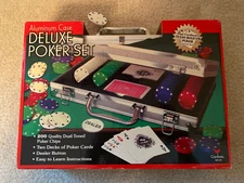 Cardinal Deluxe Poker Set In Aluminum Case 200 Chips  and Two Decks of Cards