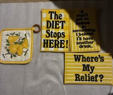 Set Of 1 Kitchen Apron  4 Pot Holders