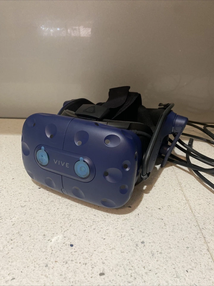 HTC Vive Pro Virtual Reality Headset Only + Cable - Image 2 of 4