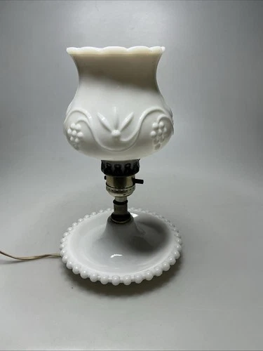 BEAUTIFUL VTG LARGE Hobnail Milk Glass Electric Table Lamp 10” High