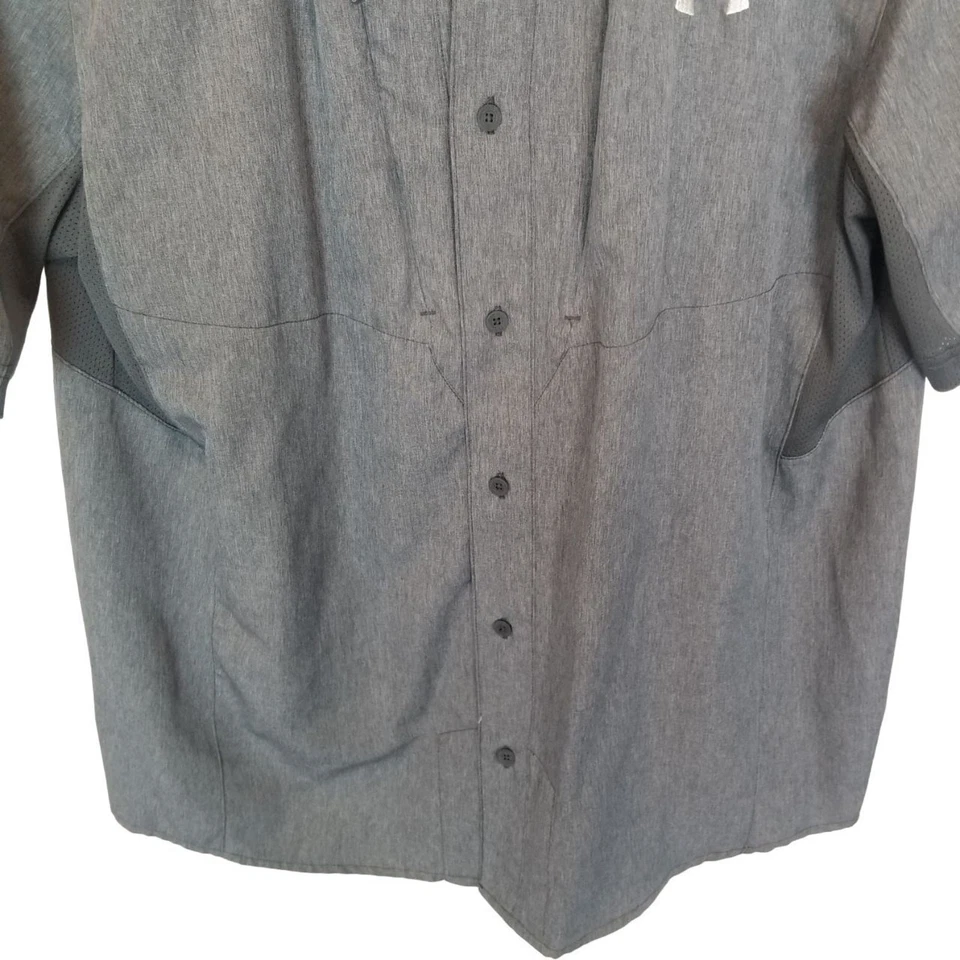 Camisa Under Armour Camisa Abotonada Hombres M Gris Manga Corta Abotonada Exterior Foto 3 de 4