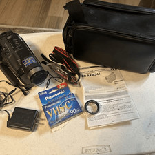 JVC GR-AXM341 Black Compact VHS Camcorder Charger Manual Tapes Bag Complete Set