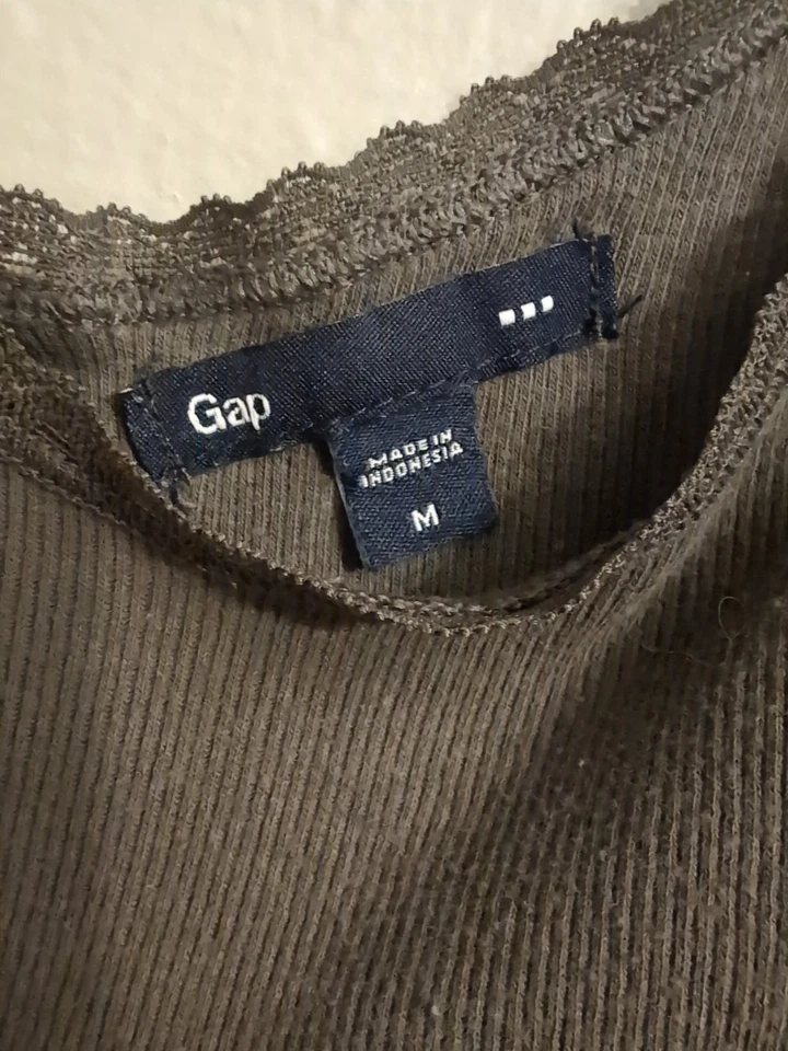 Camiseta sin mangas Gap para mujer con ribete de encaje de algodón verde oliva Y2K talla M Foto 4 de 4