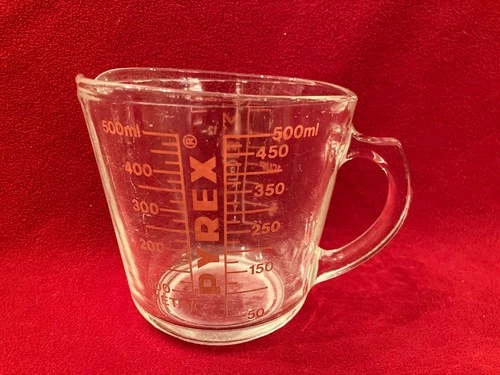 Pyrex 516 J29 Two Cup Measuring Cup, D Handle, Vintage 1970s