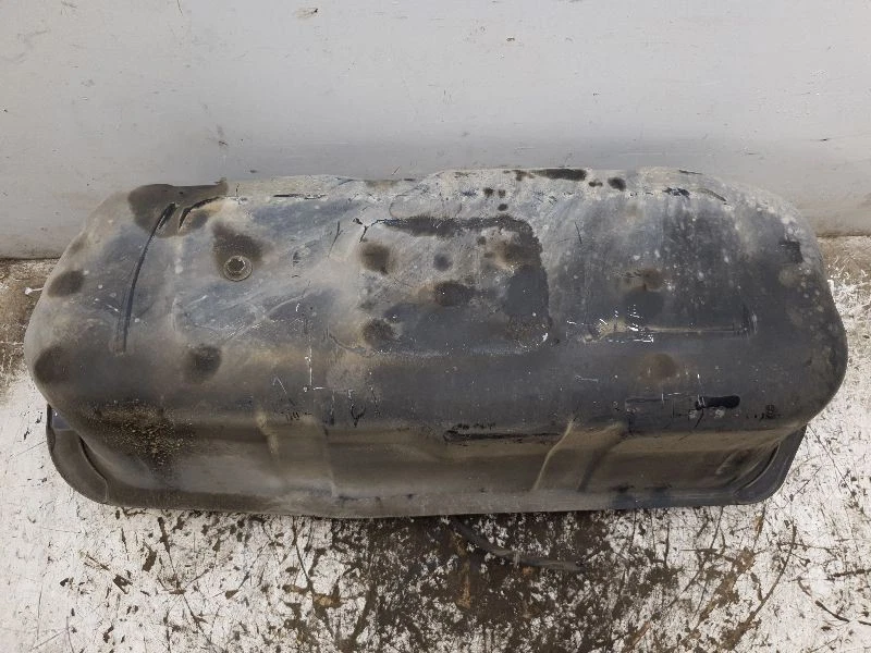 92-95 TOYOTA 4RUNNER SR5 3.0L 6CYL GAS FUEL TANK ASSEMBLY  Foto 4 de 4