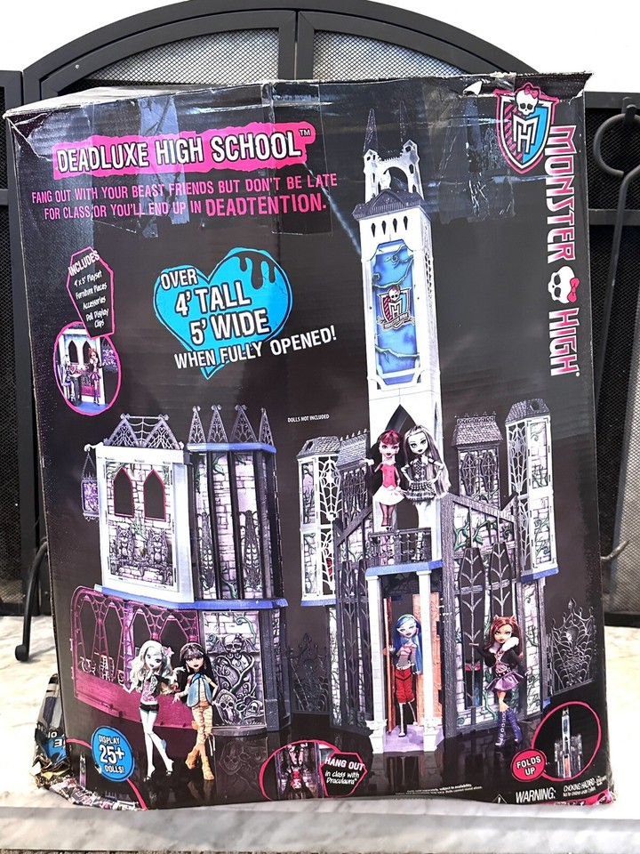 Monster High Deadluxe High School Doll house Deluxe Playset Open Box