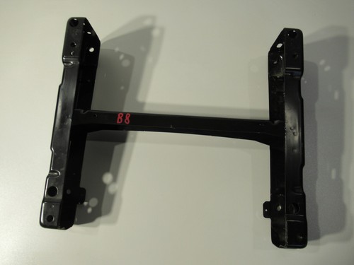 VW Caddy 2K 2K5 15-20 Bj. Fahrersitz vorne links Sitz Sitzkonsole Original