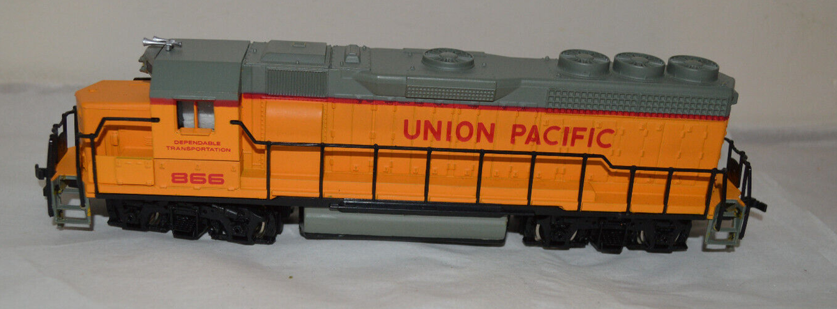 Nスケール BACHMANN #4605 GP-40 EMD DIESEL Nスケール BACHMANN #4605 GP-40 EMD DIESEL Amazon.com