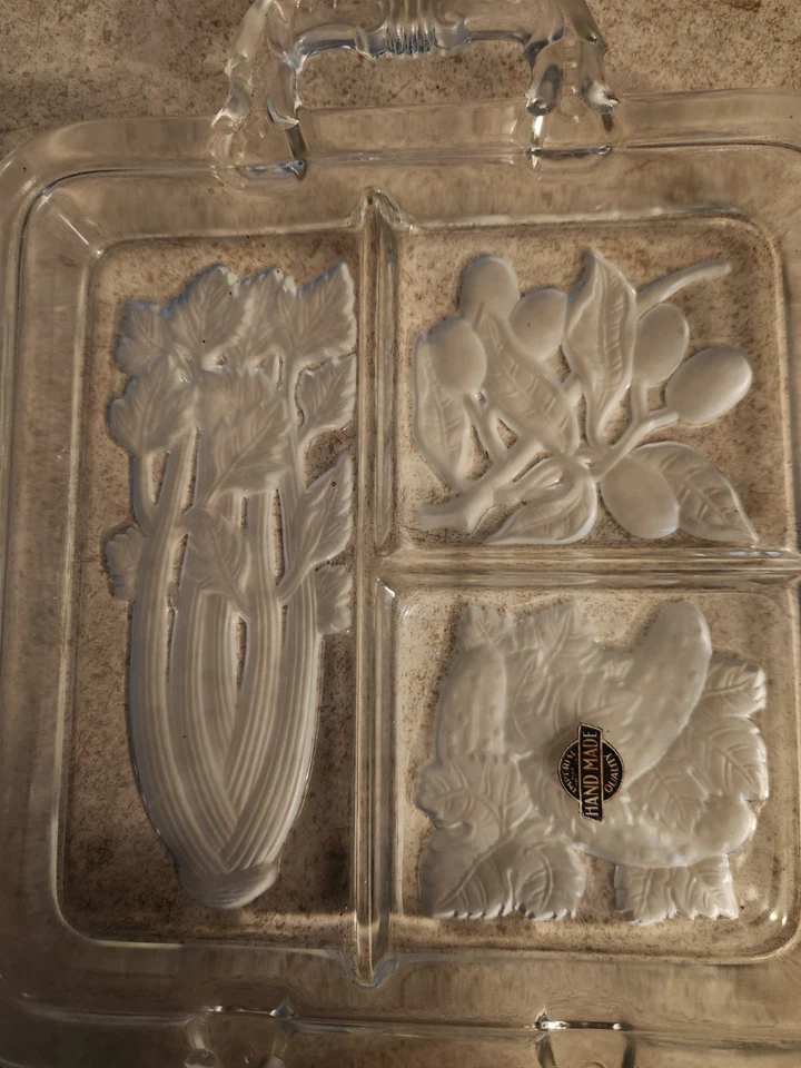 Bandeja de servir dividida de vidrio transparente asas diseño grabado, usada excelente estado Foto 2 de 4