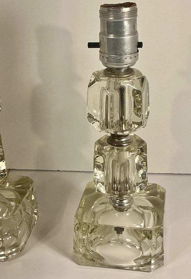 Fino PAR Lámparas de Mesa Vintage Art Deco Leviton Transparente Lucita Apiladas Bloque Prisma Foto 4 de 4