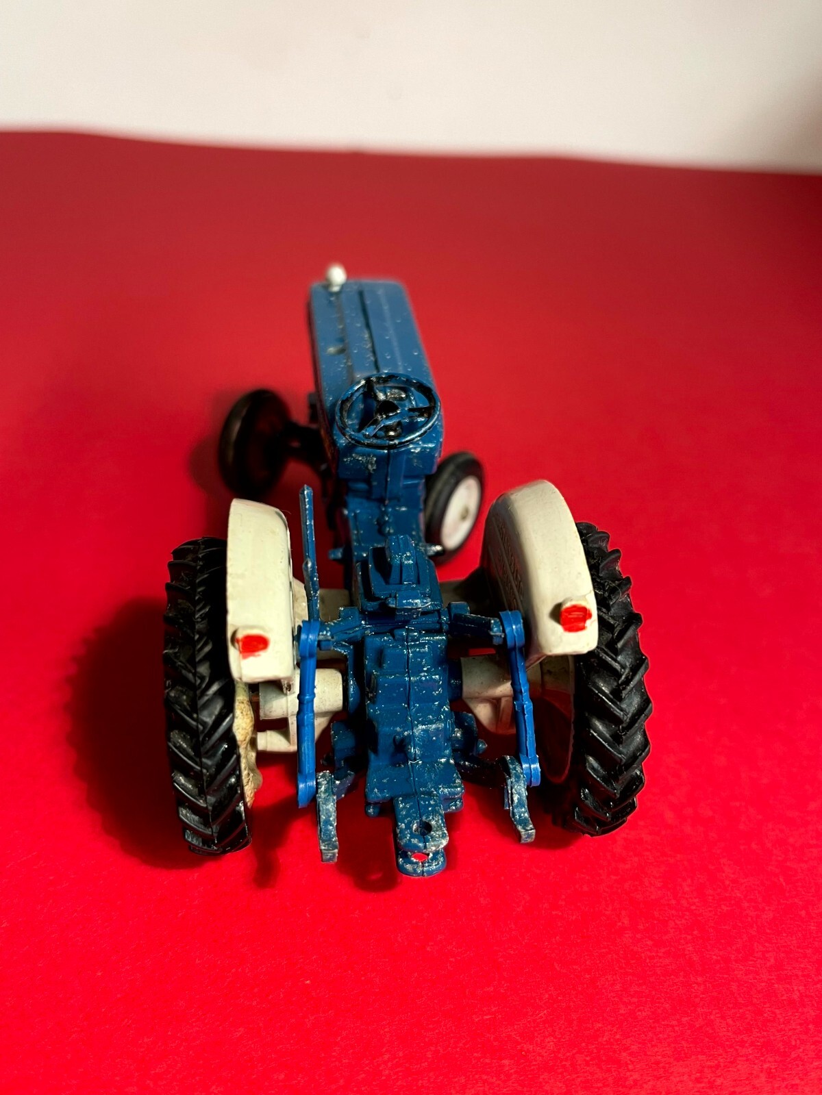 1973 Britains Ford 5000 Tractor 1 32 Scale Farm Model Super Major Die 1973-britains-ford-5000-tractor-1-32-scale-farm-model-super-major-die