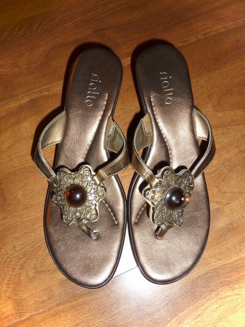 RIALTO - EMBELLISHED ANTIQUE-GOLD THONG 2 1/2