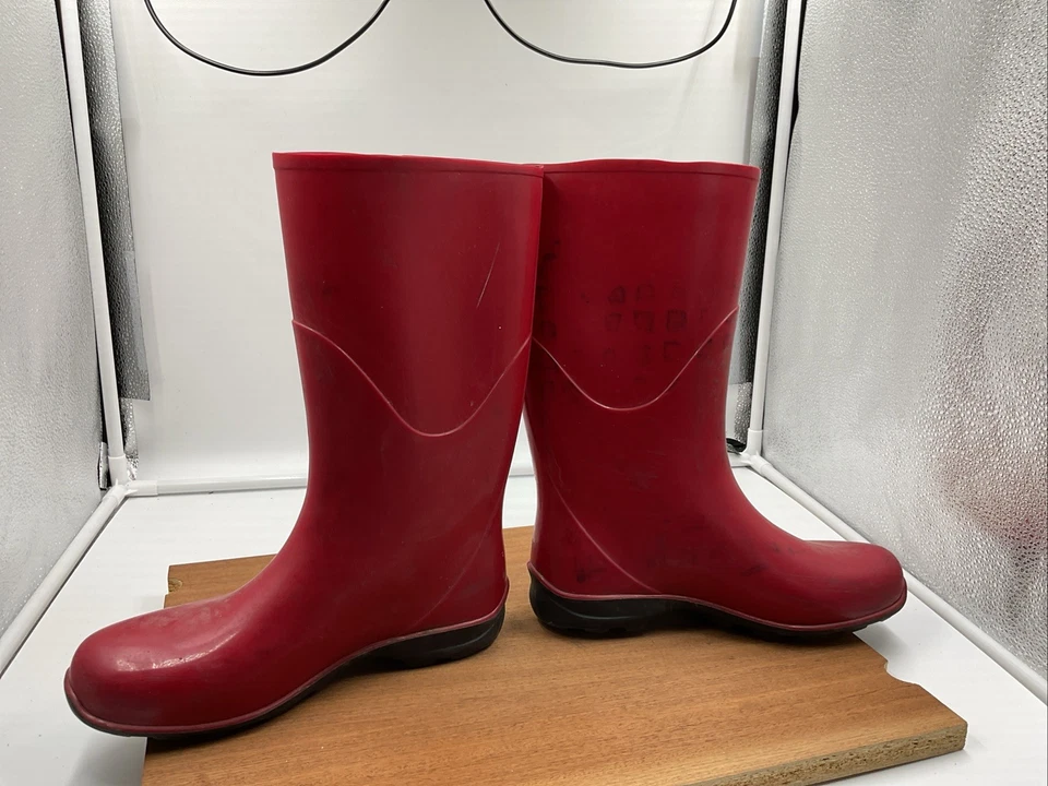 Botas de lluvia altas de goma rojas para mujer talla 9 Foto 3 de 4