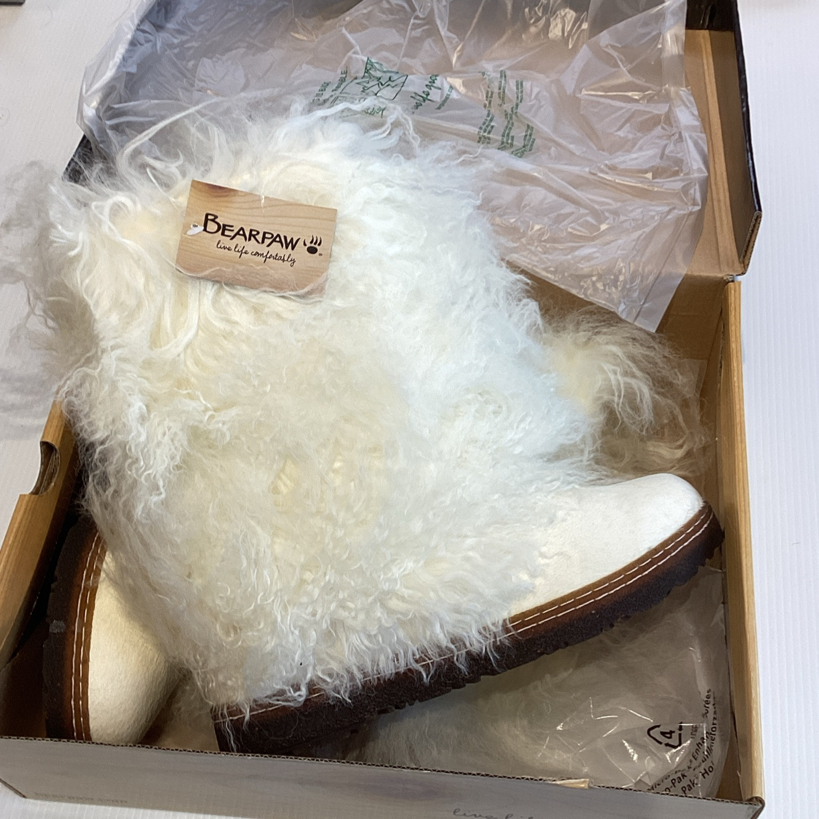 Bearpaw Boetis II White Furry Winter Boots for Women Size 12 1294W