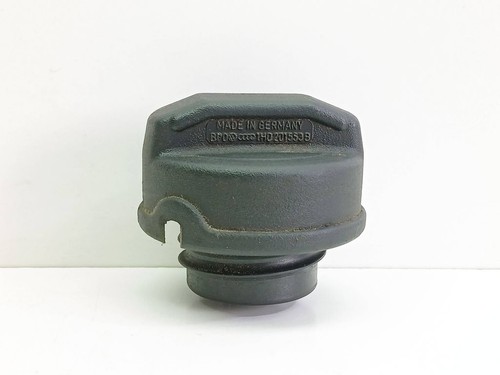 Volkswagen PASSAT B5 1998 Einfülldeckel für den Kraftstofftank UST126155