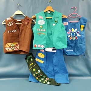 Girl Scouts Patches Lots Vests Pins Brownies Daisy Collectibles