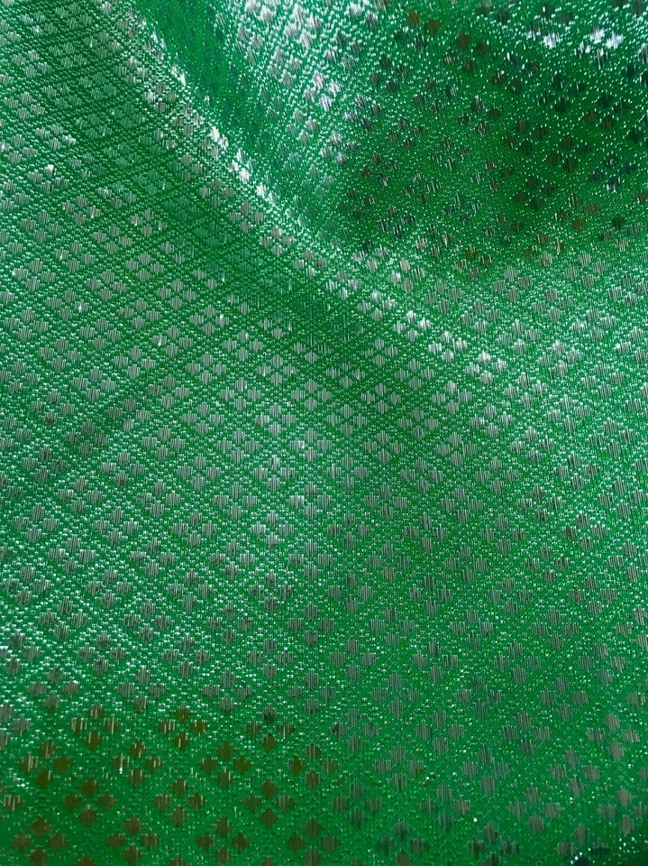 GREEN & SILVER DIAMOND METALLIC BLING BROCADE FABRIC CRAFT DRAPE TABLECLOTH 45' - Image 4 of 4
